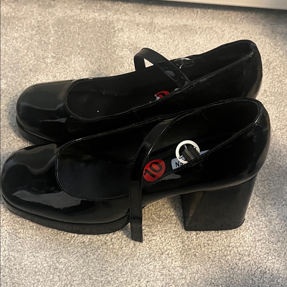 Steve Madden Shiny Black Mary Jane Heels